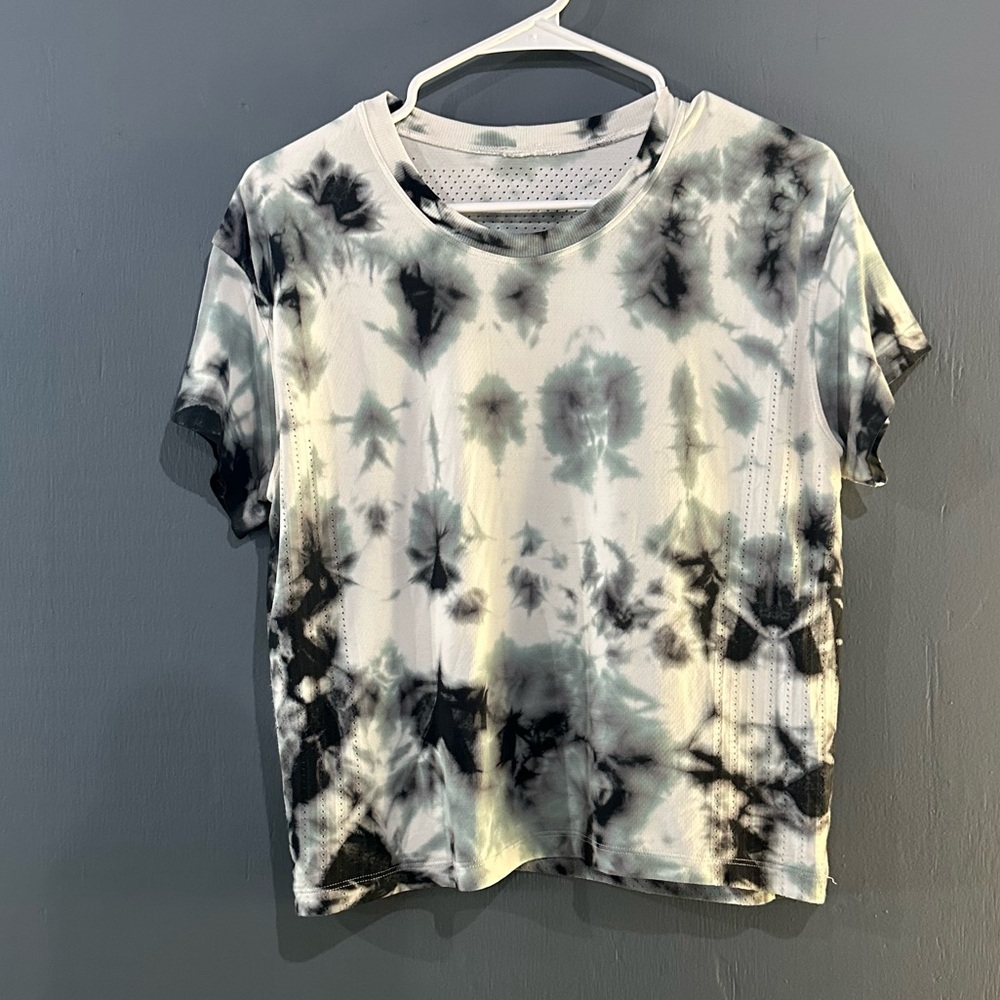 Lululemon Train To Be Short Sleeve Top - 10